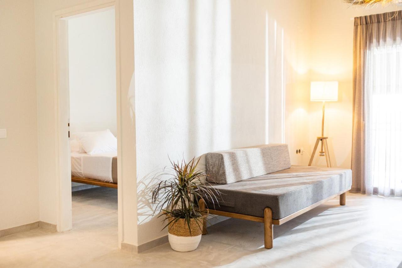 Dohos Skiathos Suites Ksanemos エクステリア 写真